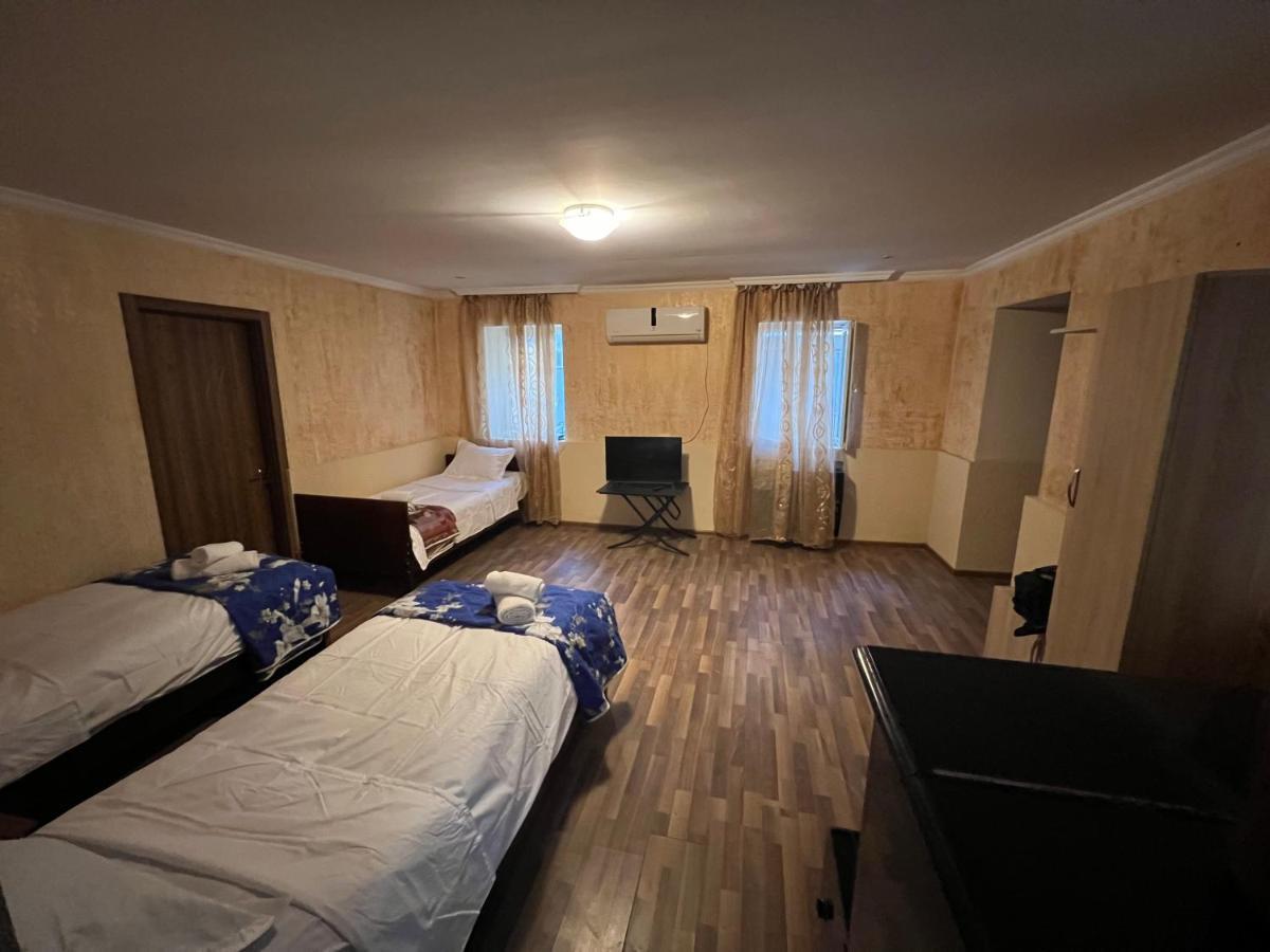 Cozy Apartment In The Centre Of Kutaisi Ngoại thất bức ảnh