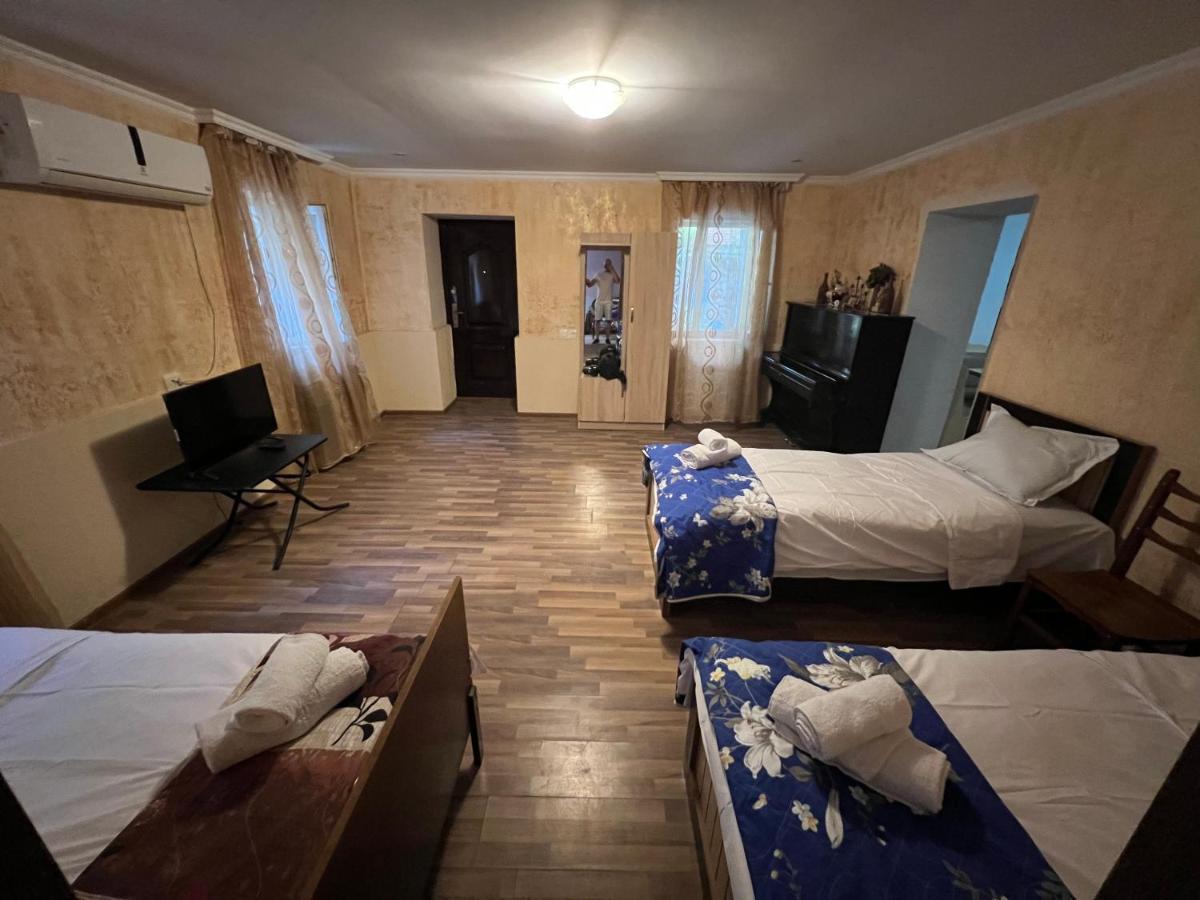 Cozy Apartment In The Centre Of Kutaisi Ngoại thất bức ảnh