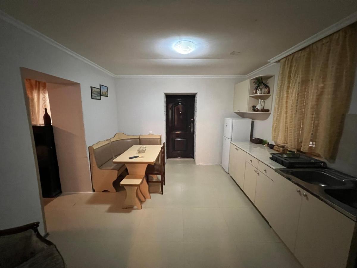 Cozy Apartment In The Centre Of Kutaisi Ngoại thất bức ảnh