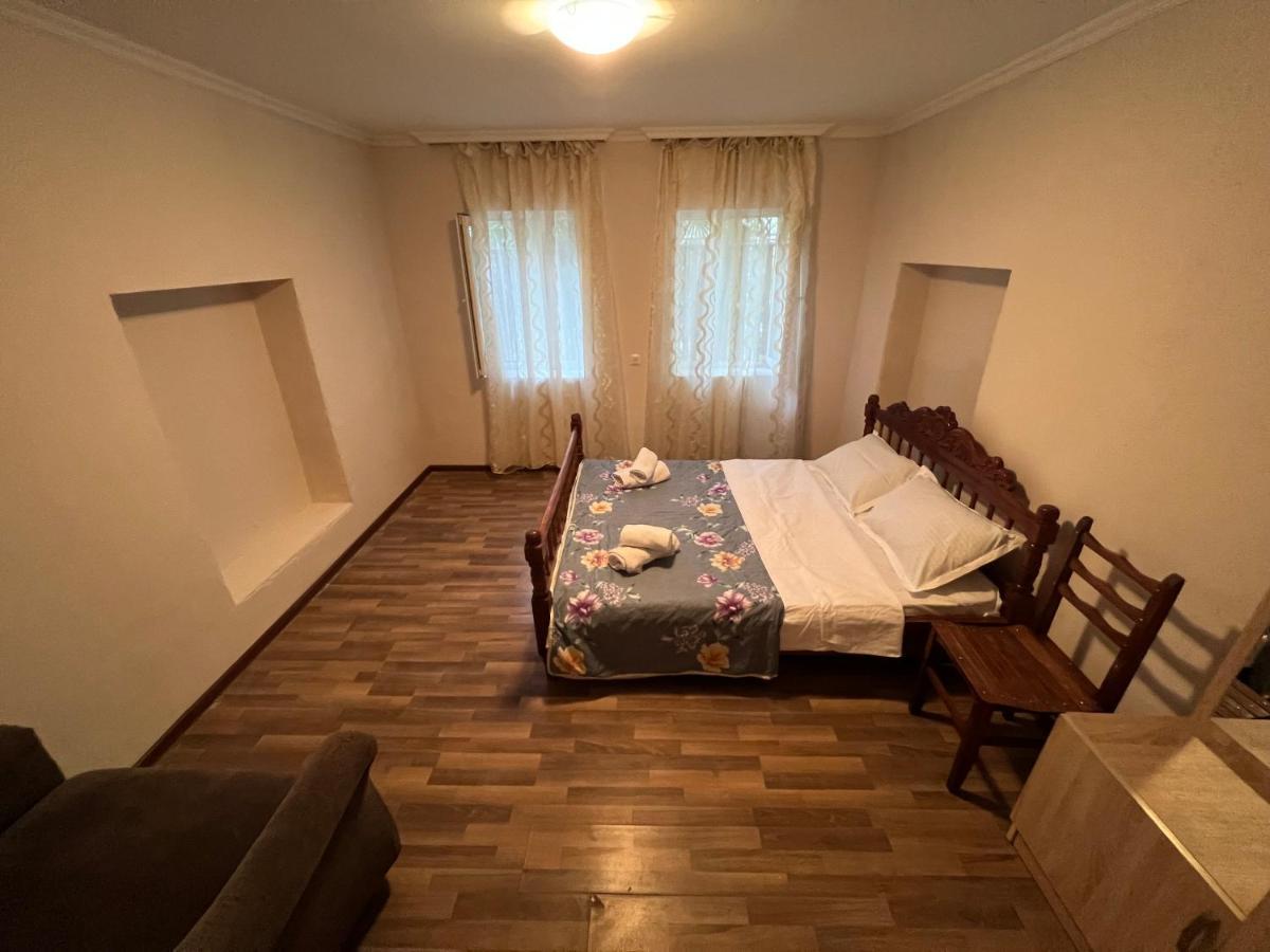 Cozy Apartment In The Centre Of Kutaisi Ngoại thất bức ảnh