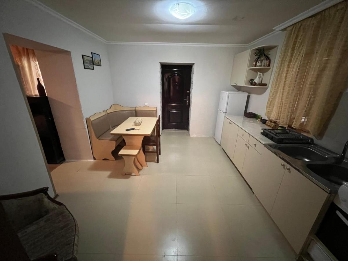 Cozy Apartment In The Centre Of Kutaisi Ngoại thất bức ảnh