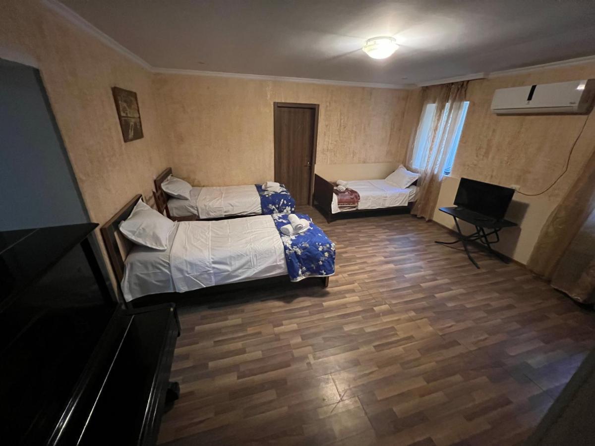 Cozy Apartment In The Centre Of Kutaisi Ngoại thất bức ảnh